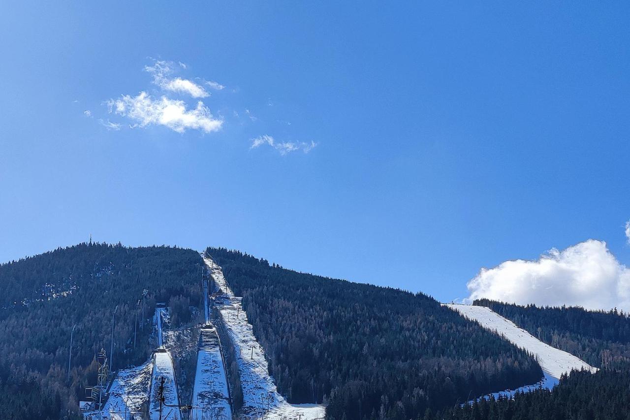 Enjoyharrachov - Atraktivni Slunne Studio Certovka V Centru Harrachova S Garazovym Parkovanim, Wifi-Wlan, Sat, Herni Konzoli, Netflix Zdarma A Nejkrasnejsim Vyhledem Na Certovu Horu S Arealem Skokanskych Mustku A Sjezdovku Apartment Luaran gambar