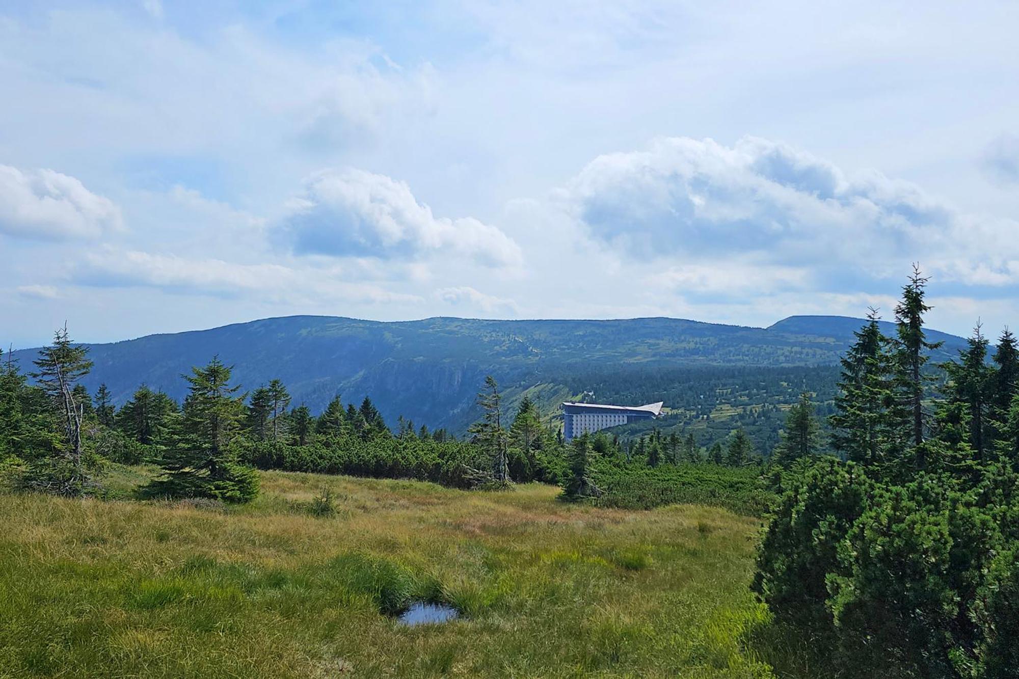 Enjoyharrachov - Atraktivni Slunne Studio Certovka V Centru Harrachova S Garazovym Parkovanim, Wifi-Wlan, Sat, Herni Konzoli, Netflix Zdarma A Nejkrasnejsim Vyhledem Na Certovu Horu S Arealem Skokanskych Mustku A Sjezdovku Apartment Luaran gambar