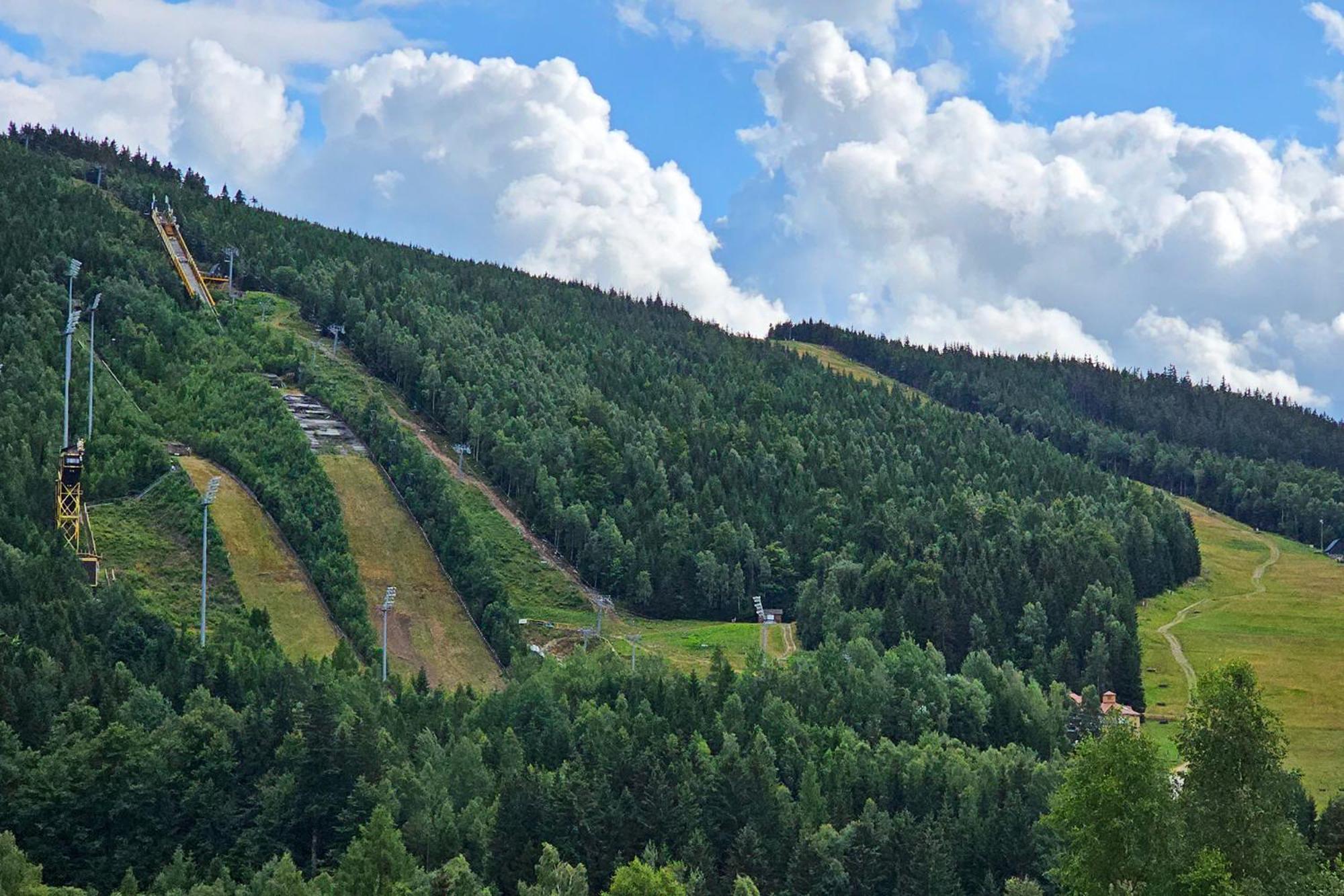 Enjoyharrachov - Atraktivni Slunne Studio Certovka V Centru Harrachova S Garazovym Parkovanim, Wifi-Wlan, Sat, Herni Konzoli, Netflix Zdarma A Nejkrasnejsim Vyhledem Na Certovu Horu S Arealem Skokanskych Mustku A Sjezdovku Apartment Luaran gambar